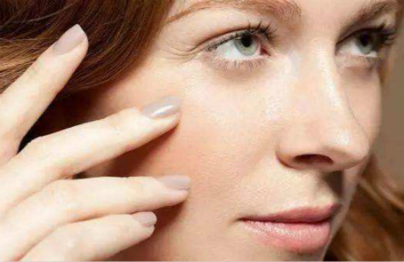 珍妮肤护肤小技巧：眼纹的消除方法